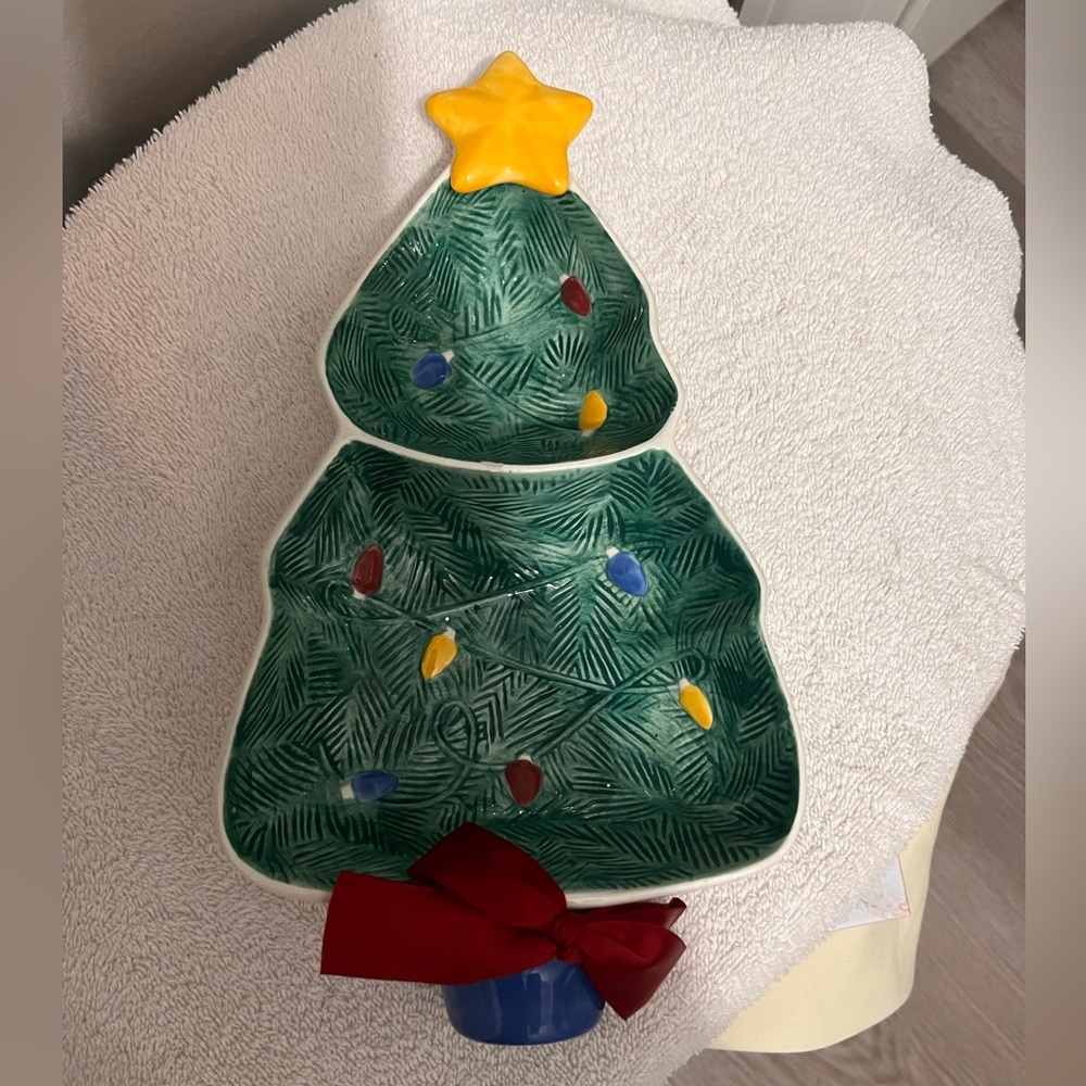 VINTAGE HALLMARK CERAMIC X-MAS TREE SECTIONAL DISH